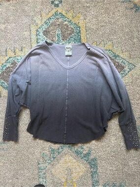 Vocal Light Gray to Dark Gray Ombre V-Neck Thermal/Sweater Pullover